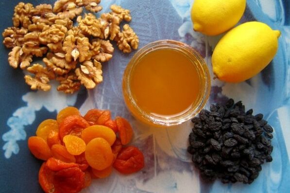 Medus ir džiovinti vaisiai yra saldumynai, kurie padidina vyro seksualinį aktyvumą